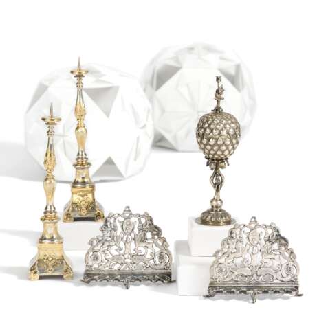 SILVER MINIATURES OF A PAIR OF ALTAR CANDELSTICKS, A PINEAPPLE GOBLET AND A PAIR OF CHANUKKA CANDLESTICKS - photo 1
