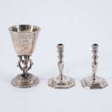 PAIR OF SILVER MINIATURE CANDLESTICKS, SILVER MINIATURE COAL SHOVEL AND WAFFLE IRON, SILVER MINIATURE GOBLET - фото 2
