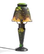 Kristallmanufaktur Daum Frères. SMALL TABLE LAMP WITH WINE LEAF DECOR