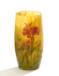 SMALL GLASS VASE WITH FLOWER DECOR