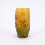 SMALL GLASS VASE WITH FLOWER DECOR - photo 2
