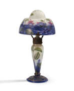 Cristallerie Daum Frères. GLASS TABLE LAMP WITH BLEEDING HEARTS