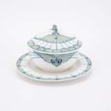EXTRAORDINARY PORCELAIN COFFEE SERVICE WITH 'FLÜGELMUSTER' DECOR - photo 9