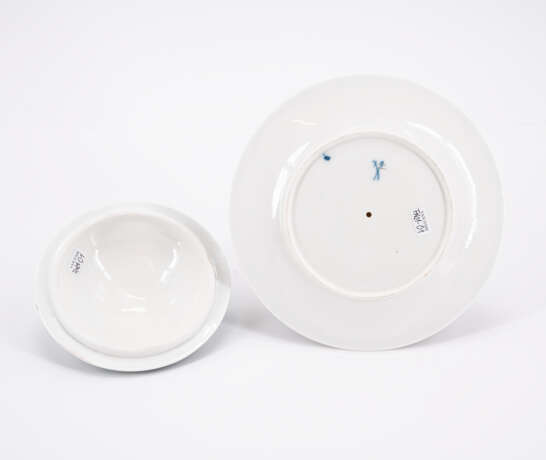 EXTRAORDINARY PORCELAIN COFFEE SERVICE WITH 'FLÜGELMUSTER' DECOR - photo 13
