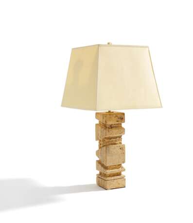 TABLE LAMP WITH CUBIC DECOR - photo 1