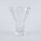LARGE FACETED VASE & VASE WITH ROUND ETCHED DECOR - фото 11