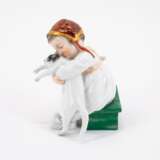 PORCELAIN FIGURINE OF A SMALL GIRL WITH CAT - photo 2