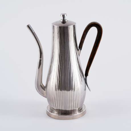 FOUR PART SILVER COFFEE AND TEA SERVICE - Foto 3