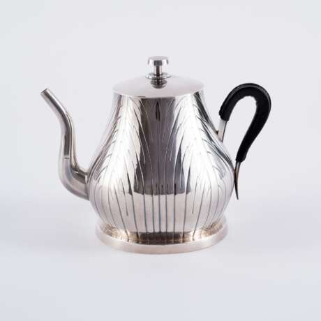 FOUR PART SILVER COFFEE AND TEA SERVICE - Foto 8