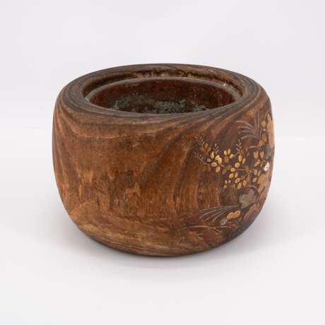 TWO WOODEN AND COPPER COAL BASINS, SO-CALLED HIBACHI WITH FLORAL DECOR - Foto 9
