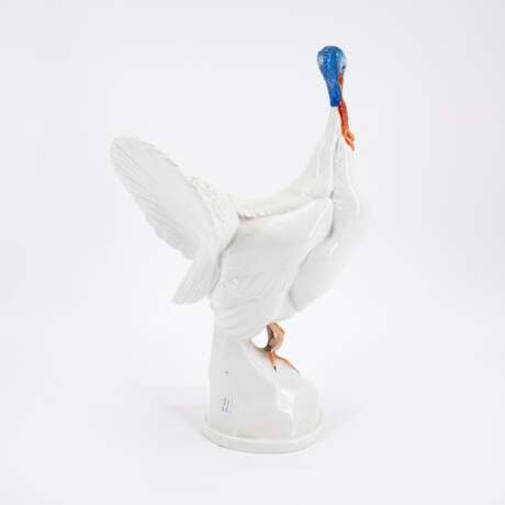 PORCELAIN FIGURINE OF A TURKEY - photo 3