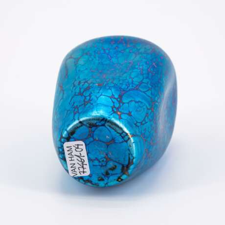 SMALL ELECTRIC-BLUE FAVRILE-GLASS VASE - photo 6