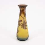 SMALL GLASS VASE WITH FLOWERING BRANCHES - photo 2