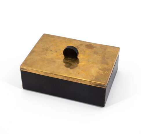 WOODEN AND BRASS CIGAR BOX - фото 1