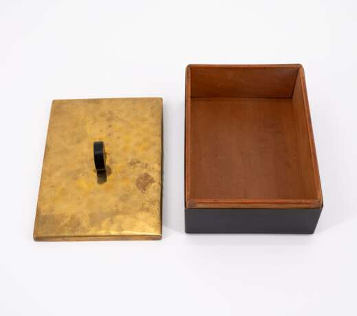 WOODEN AND BRASS CIGAR BOX - Foto 5