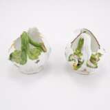 TWO PORCELAIN LEAF SAUCIERES WITH WOODCUT FLOWERS AND HANDLES IN THE SHAPE OF BRANCHES - фото 3