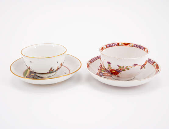 PORCELAIN TEA BOWL AND SMALL BOWL WITH SAUCERS AND CHINOISERIES - photo 3