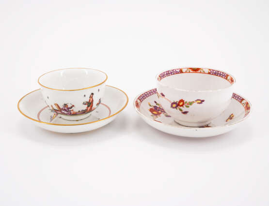 PORCELAIN TEA BOWL AND SMALL BOWL WITH SAUCERS AND CHINOISERIES - photo 4