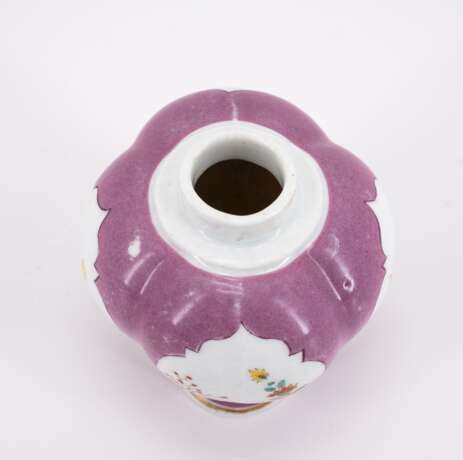 PORCELAIN TEA CADDY AND SMALL BOX WITH PURPLE GROUND AND KAKIEMON RESERVES - фото 7