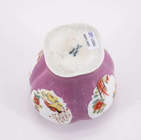 PORCELAIN TEA CADDY AND SMALL BOX WITH PURPLE GROUND AND KAKIEMON RESERVES - Foto 8