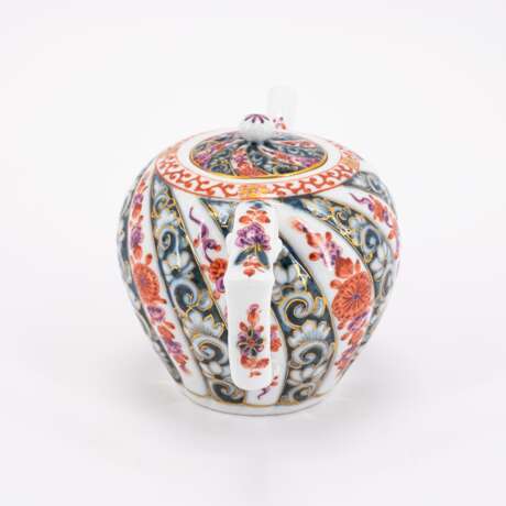 PORCELAIN TEA POT WITH STRIPED DECOR IN THE STYLE OF EAST ASIAN 'BROCADE WARE' - photo 1