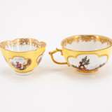 PORCELAIN CUP WITH HANDLE AND SAUCER WITH LANDSCAPE CARTOUCHES AND YELLOW GROUND & MATCHING TEA BOWL AND SAUCER WITH MERCHANT NAVY SCENES AND YELLOW GROUND - Foto 3