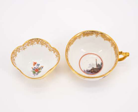 PORCELAIN CUP WITH HANDLE AND SAUCER WITH LANDSCAPE CARTOUCHES AND YELLOW GROUND & MATCHING TEA BOWL AND SAUCER WITH MERCHANT NAVY SCENES AND YELLOW GROUND - photo 5