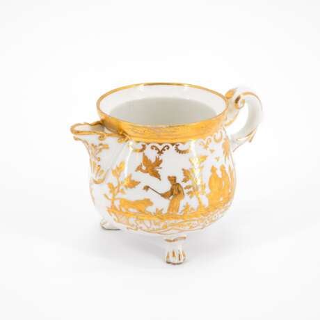 PORCELAIN CREAM JUG WITH GOLDEN CHINOISERIES - Foto 1