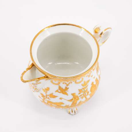 PORCELAIN CREAM JUG WITH GOLDEN CHINOISERIES - photo 5