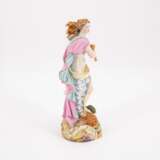 PORCELAIN ALLEGORY OF SUMMER WITH LARGE BUNDLE OF EARS, SICKLE AND CROWN OF EARS ON ROCAILLE BASE - фото 4