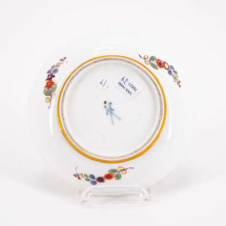 PORCELAIN TEA BOWL WITH CHINOISERIES AND SAUCER WITH MERCHANT NAVY SCENES - Foto 2