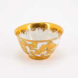 ONE PORCELAIN TEA BOWL AND TWO SAUCERS WITH DECORATED-OVER BIRD & ROCK DECORS - фото 5