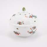 SMALL PORCELAIN TUREEN AND LID WITH CHI'I'LIN DECOR - photo 3