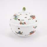 SMALL PORCELAIN TUREEN AND LID WITH CHI'I'LIN DECOR - photo 4
