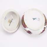 OVAL PORCELAIN BOX WITH TABLE DECOR PAINTED BLUE UNDER GLAZE AND PURPLE COLOURED - Foto 6