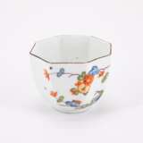 OCTAGONAL PORCELAIN CUP AND SAUCER WITH 'BIRD AND ROCK' KAKIEMON DECOR - фото 4