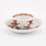 TWO PORCELAIN TEA BOWLS WITH SAUCERS AND DECORATED-OVER TABLE PATTERN - photo 3
