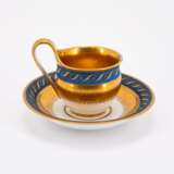THREE PORCELAIN CUPS AND MATCHING SAUCERS WITH DIFFERENT ORNAMENTATION AND GROUND DECORS - фото 3
