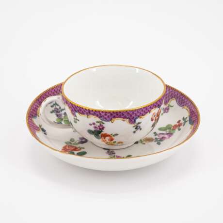 PORCELAIN TEA SERVICE FOR SIX WITH FLOWER GARLANDS AND PURPLE SCALES DECOR - photo 5