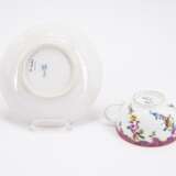PORCELAIN TEA SERVICE FOR SIX WITH FLOWER GARLANDS AND PURPLE SCALES DECOR - photo 10