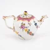 PORCELAIN TEA SERVICE FOR SIX WITH FLOWER GARLANDS AND PURPLE SCALES DECOR - фото 13