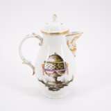 LARGE PORCELAIN COFFEE POT AND CUP WITH SAUCER WITH URN DECOR - Foto 3