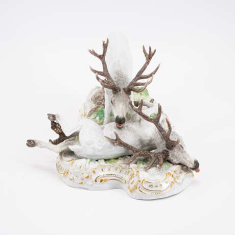 PORCELAIN HUNTING ENSEMBLE WITH A SHOT AND A MOURNING STAG - Foto 4