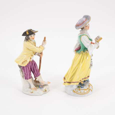 PORCELAIN FEMALE SINGER FROM THE 'CRIS DE PARIS' AND FARMER WITH RAKE - photo 4