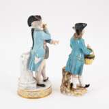 PORCELAIN FIGURINES 'GARDENER WITH GRAPES' AND 'SOLDIER WITH POCKET WATCH' - photo 4