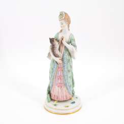 PORCELAIN FIGURINE OF A LADY WITH CAT