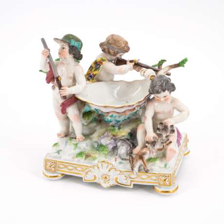 PORCELAIN SALT CELLAR WITH RECTANGULAR BASE AND ON IT CHILD FIGURINES AS HUNTERS - photo 1