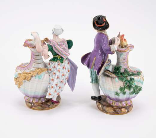 TWO SMALL PORCELAIN BONBONNIERES WITH THE ALLEGORIES SUMMER AND WINTER - Foto 3