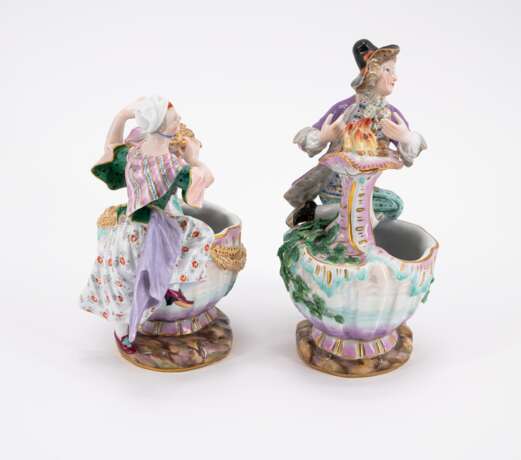 TWO SMALL PORCELAIN BONBONNIERES WITH THE ALLEGORIES SUMMER AND WINTER - фото 4