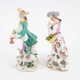 PORCELAIN SHEPHERD WITH BAGPIPE AND SHEPHERDESS WITH LYING SHEEP - Foto 2